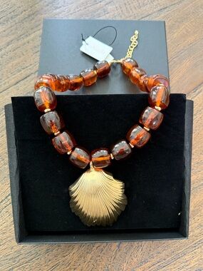 NWT Natasha Couture Amber Bead Necklace with Gold Shell Pendant